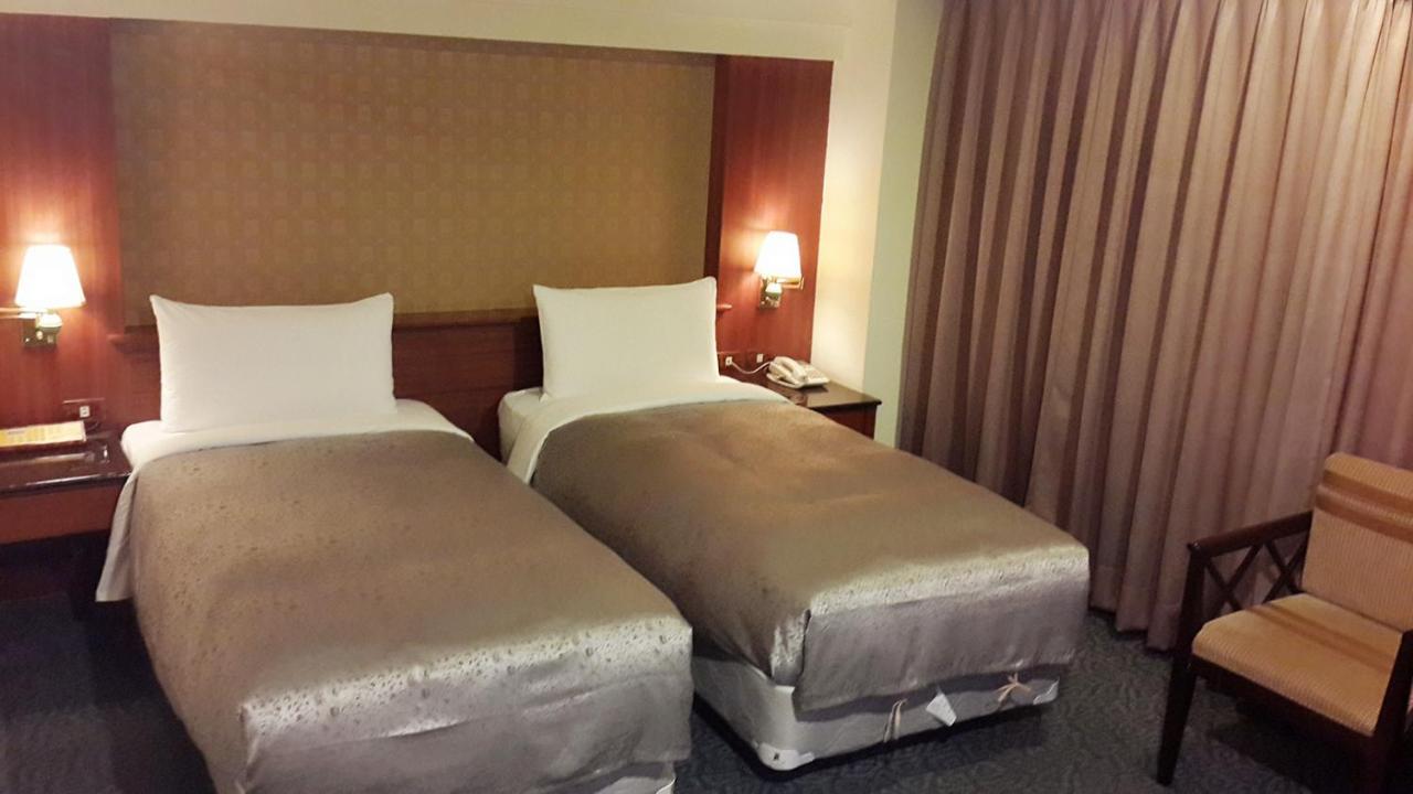 Jing Jing Holiday Hotel Kaohsiung Exteriör bild