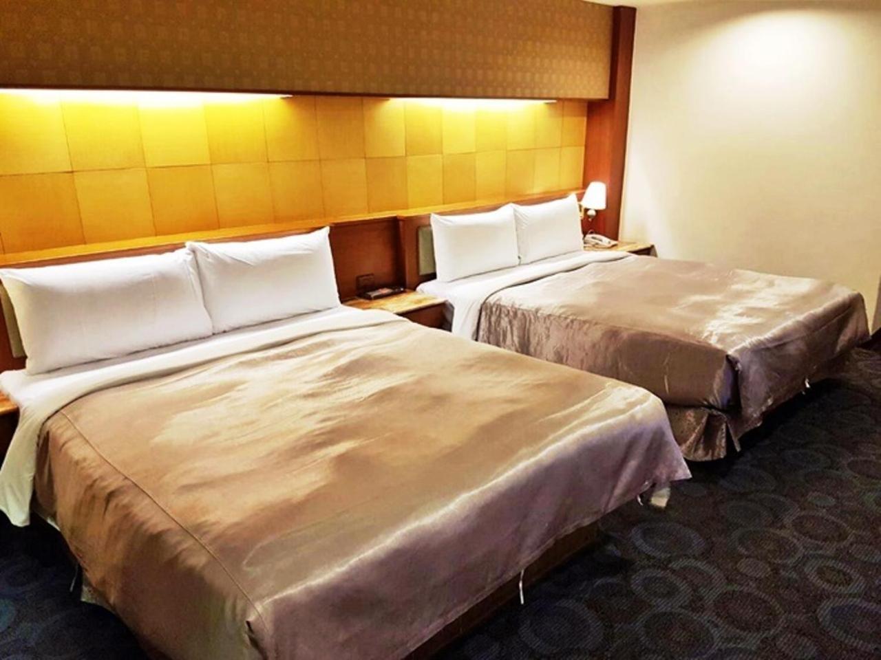 Jing Jing Holiday Hotel Kaohsiung Exteriör bild